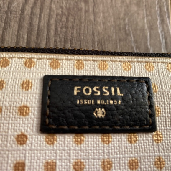 Fossil zippered wallet - white w/ gold polka dots, zippered and open pockets - Picture 2 of 9